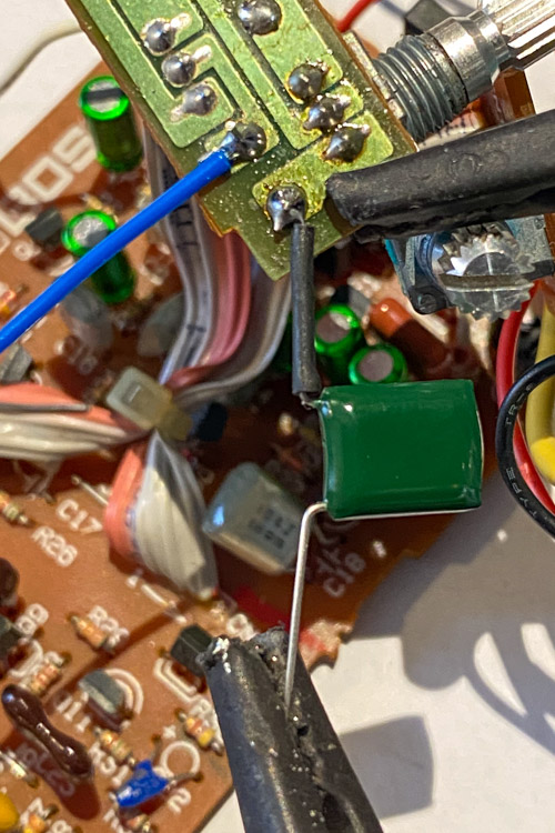 Phat capacitor connection to tone pot board